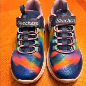 Girls Skechers Sneakers Size 1 - Brand New